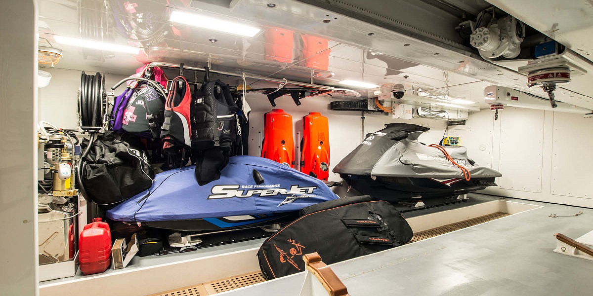 Аренда яхты Benetti Crystal 140 - NELA (Soy Amor) во Франции